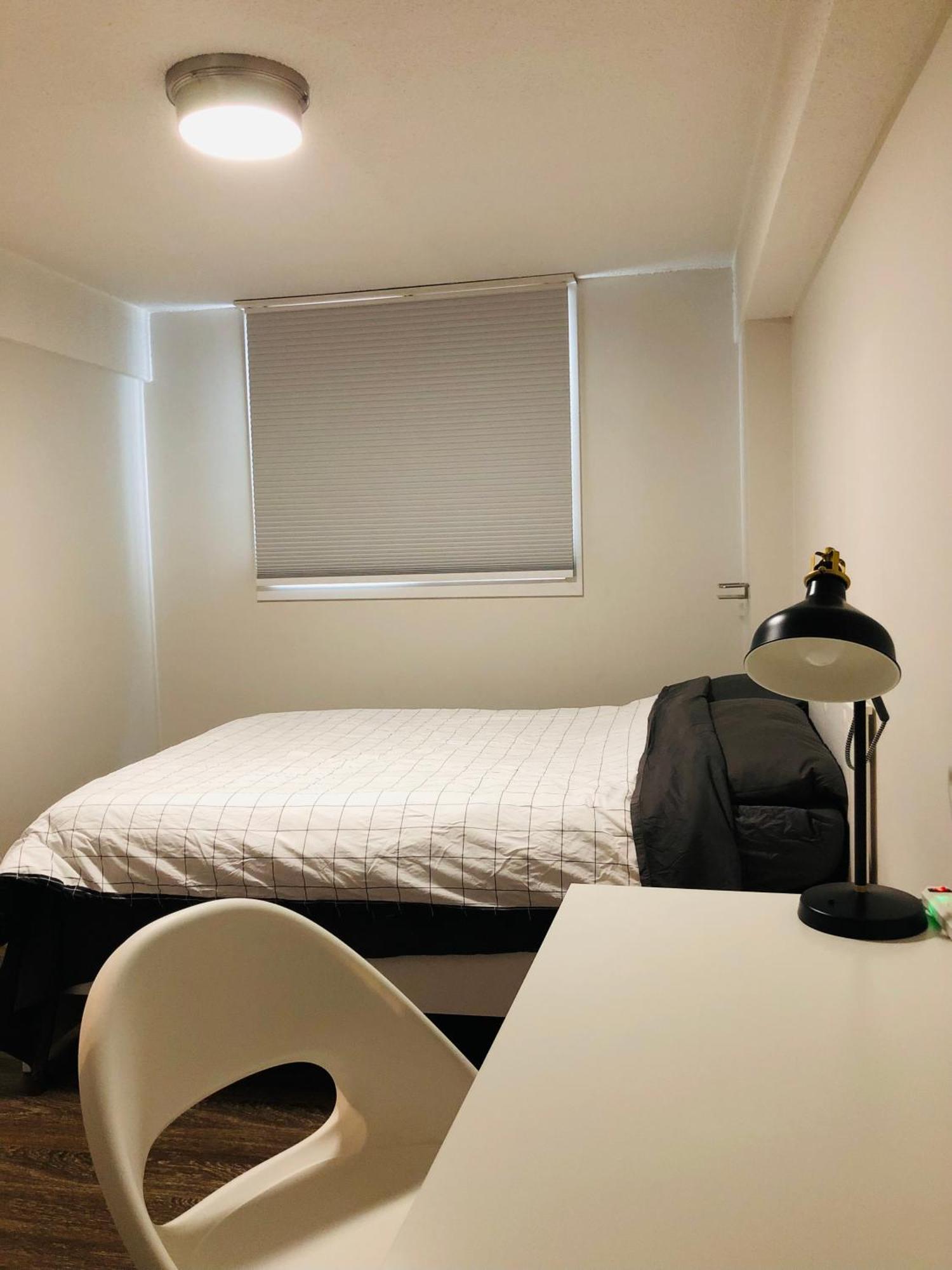Apartment 5th Floor 1 Bedroom With Parking Calgary