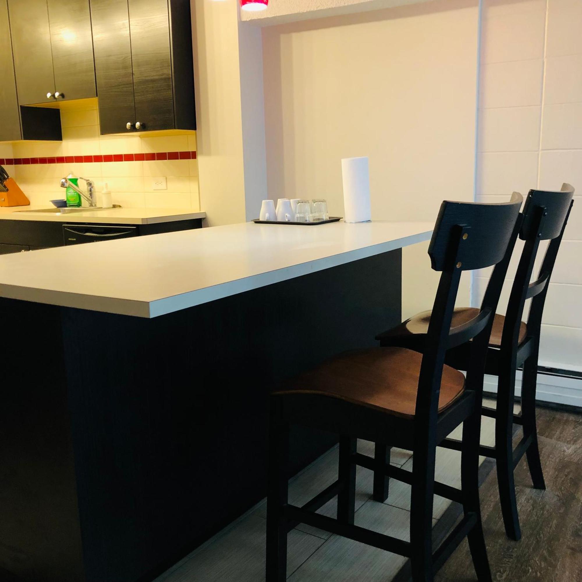 5th Floor 1 Bedroom With Parking * Calgary